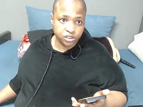 Bustydiva83 online show from June 25, 12:53 pm