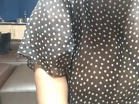 Bustydiva83 online show from July 13, 4:10 pm