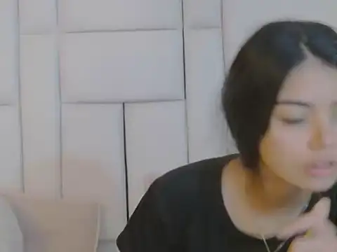 Snapshot of AnnieDesire chatting on June 19, 5:56 am AnnieDesire online show from June 19, 5:56 am