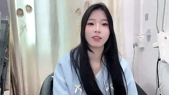 yiyibaby2026 online show from March 21, 2:27 am