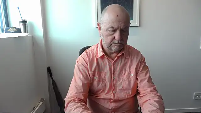 Snapshot of Buggemann chatting on July 7, 6:47 am Buggemann online show from July 7, 6:47 am