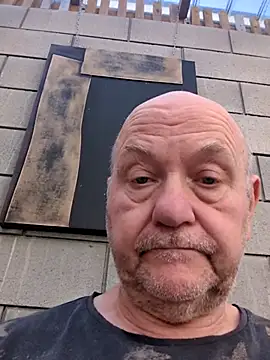 Snapshot of Buggemann chatting on July 19, 4:00 pm Buggemann online show from July 19, 4:00 pm