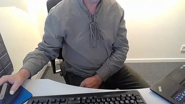 Snapshot of Buggemann chatting on July 24, 3:15 am Buggemann online show from July 24, 3:15 am