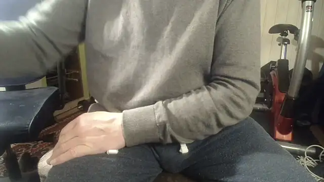 Snapshot of Buggemann chatting on July 30, 2:43 am Buggemann online show from July 30, 2:43 am