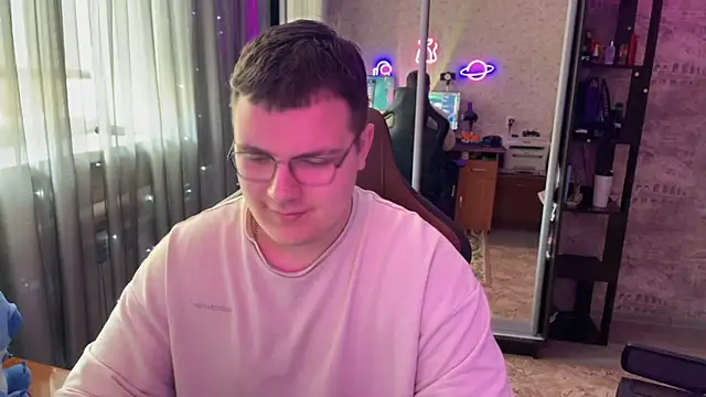 EricKnight1 online show from March 15, 7:47 am