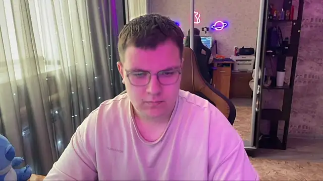 EricKnight1 online show from March 17, 9:12 am