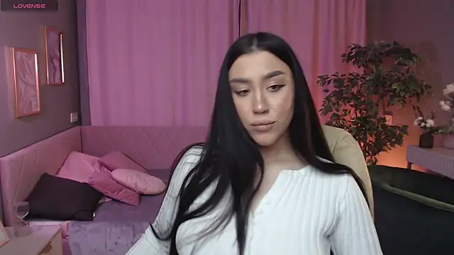 Winonna Ryder online show from May 21, 7:37 am