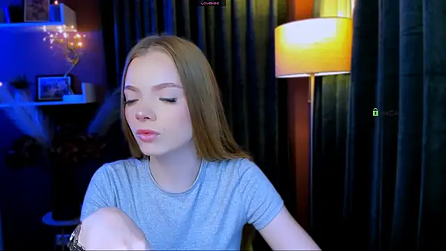 maddy moah online show from April 20, 4:48 am