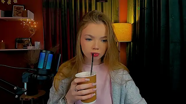 maddy moah online show from April 27, 5:27 am