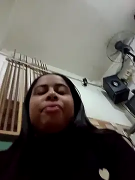 Snapshot of gatinha20257 chatting on May 14, 2:29 am gatinha20257 online show from May 14, 2:29 am