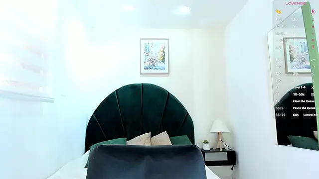 Snapshot of _Alice08_ chatting on May 26, 12:12 pm Alice08 online show from May 26, 12:12 pm