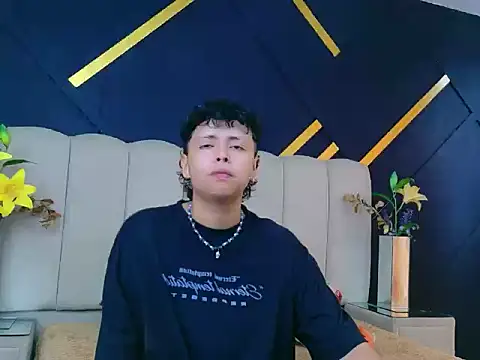 NikiEvanz online show from April 28, 8:47 pm