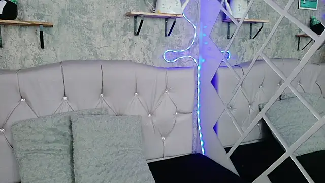 Snapshot of Sophia_xoxo1 chatting on May 28, 2:14 pm Sophia xoxo1 online show from May 28, 2:14 pm