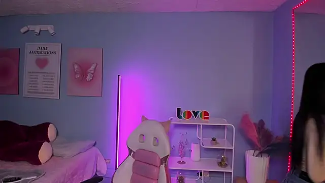 Rachel Wren online show from June 10, 7:35 pm