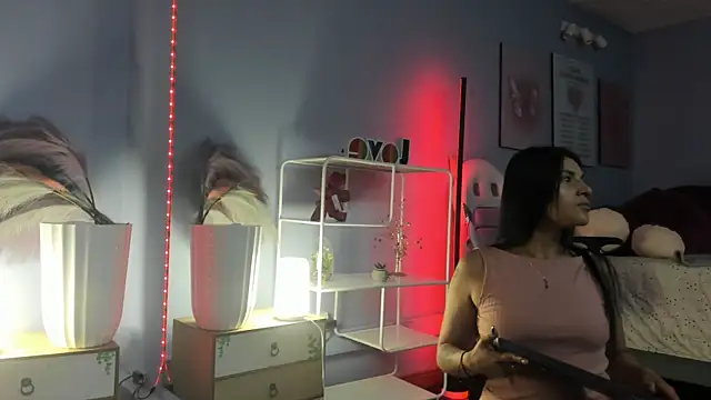 Rachel Wren online show from June 29, 7:25 pm