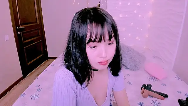 Akiko Yun online show from January 6, 11:36 am