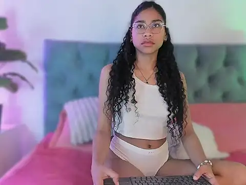 Snapshot of emaffox chatting on March 21, 6:07 am emaffox online show from March 21, 6:07 am