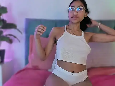 Snapshot of emaffox chatting on March 21, 8:19 am emaffox online show from March 21, 8:19 am