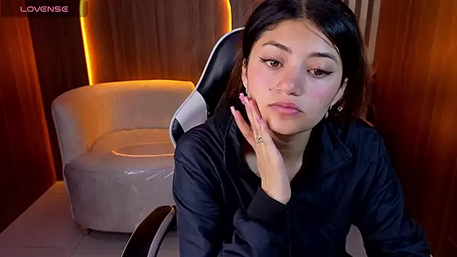 Lia queen tx online show from May 12, 3:03 am