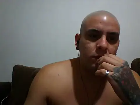 Matiasadventurexxx online show from March 20, 11:31 pm