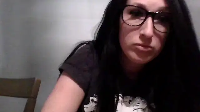 TheVictoriaWolf online show from March 25, 12:05 am