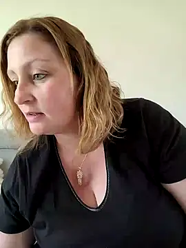 duotroublant online show from April 30, 2:01 pm