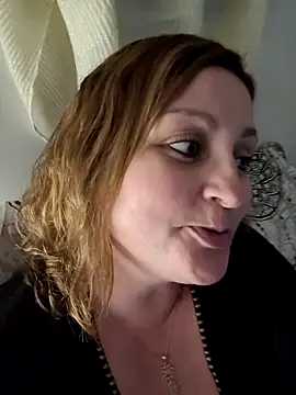 Snapshot of duotroublant chatting on May 5, 8:39 pm duotroublant online show from May 5, 8:39 pm