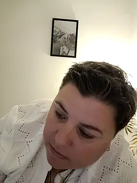 Snapshot of duotroublant chatting on May 31, 9:27 pm duotroublant online show from May 31, 9:27 pm