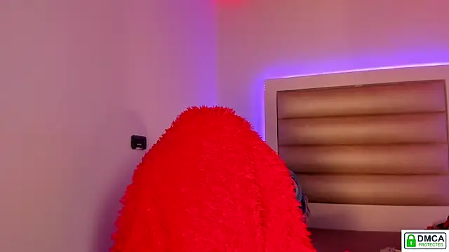 Snapshot of Layra_vega_ chatting on April 6, 8:10 pm Layra vega online show from April 6, 8:10 pm