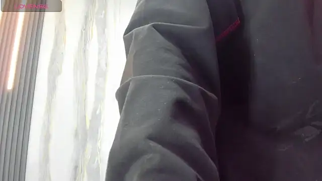 guys hard cock19 online show from March 19, 4:16 am