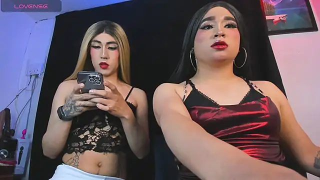 Snapshot of naughty_trans_dolls chatting on July 11, 11:28 pm naughty trans dolls online show from July 11, 11:28 pm