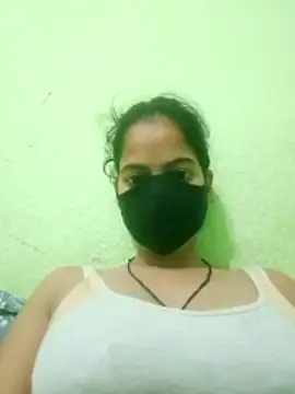 nidhiyadav00 online show from April 20, 7:26 pm