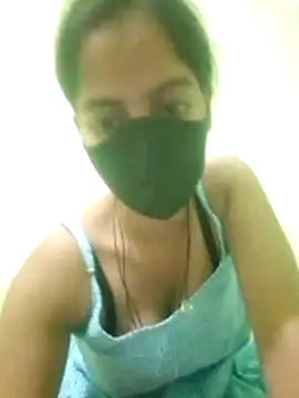 nidhiyadav00 online show from April 21, 7:17 pm