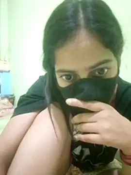 nidhiyadav00 online show from May 1, 6:45 pm