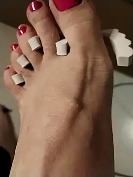 feetandcock85 online show from March 17, 9:07 pm