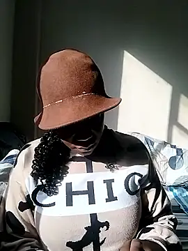 InnocentSlutXx online show from April 30, 1:28 pm