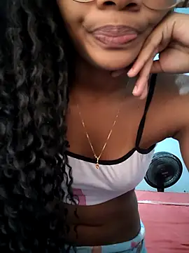 Snapshot of marialuiza2027 chatting on July 21, 12:29 pm marialuiza2027 online show from July 21, 12:29 pm
