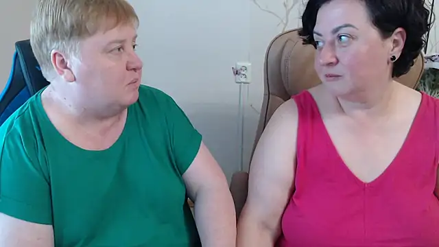 Lindy-Jeanie online show from June 16, 4:42 pm