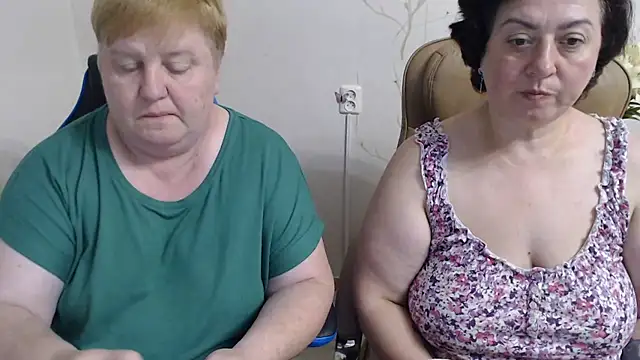 Lindy-Jeanie online show from July 9, 8:35 pm