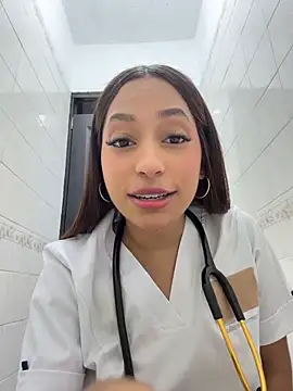 Snapshot of MiaCamille_ chatting on May 8, 7:30 pm MiaCamille online show from May 8, 7:30 pm