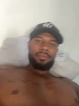 muscle fit online show from March 15, 8:15 pm