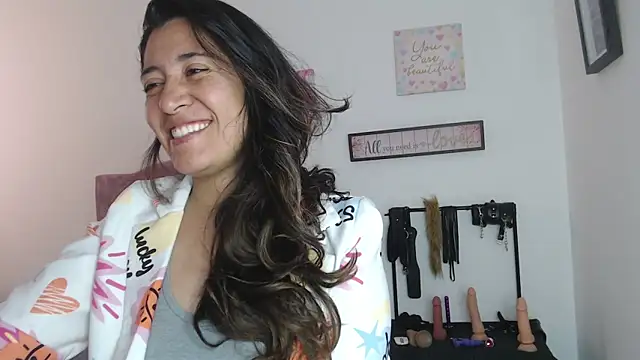 violeta scott online show from June 16, 2:09 pm