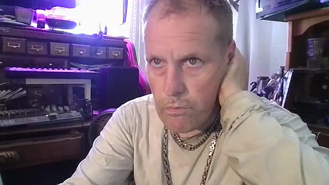 strokingjoe14585 online show from April 23, 6:54 pm