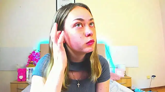 MelanieCuty online show from May 27, 5:26 am