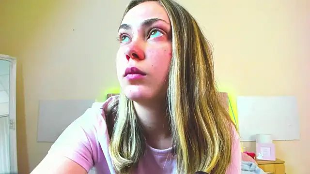 MelanieCuty online show from May 30, 5:26 am
