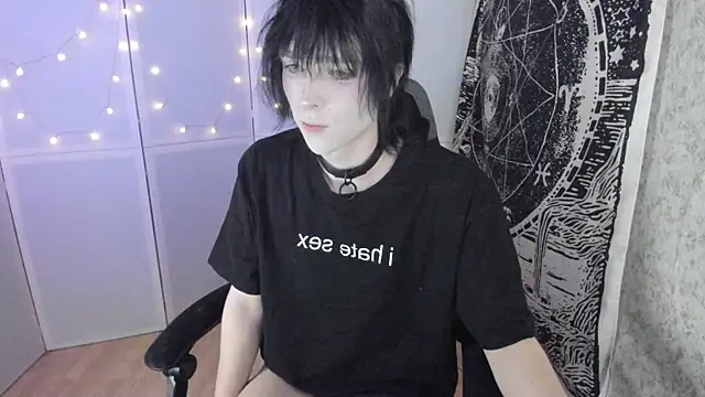 Snapshot of Simochka_w chatting on August 4, 7:27 pm Simochka w online show from August 4, 7:27 pm