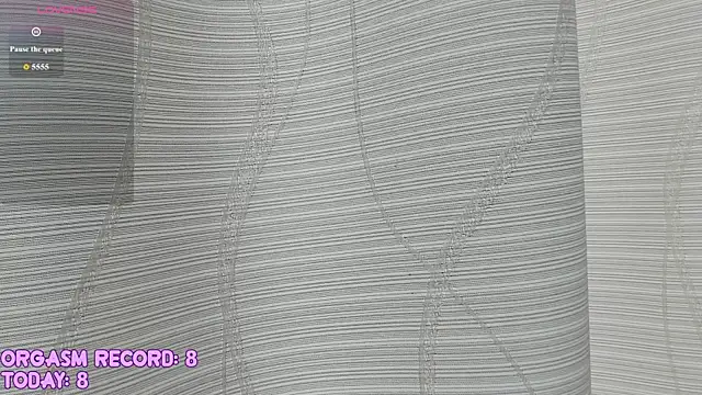 Snapshot of RileyNymph chatting on June 21, 4:37 am RileyNymph online show from June 21, 4:37 am