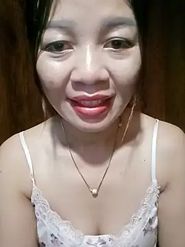 Snapshot of Yiyi102300 chatting on June 11, 2:53 am Yiyi102300 online show from June 11, 2:53 am