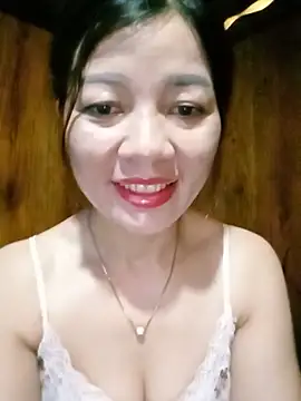 Snapshot of Yiyi102300 chatting on June 25, 1:16 am Yiyi102300 online show from June 25, 1:16 am