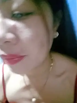 Snapshot of Yiyi102300 chatting on June 27, 8:58 pm Yiyi102300 online show from June 27, 8:58 pm